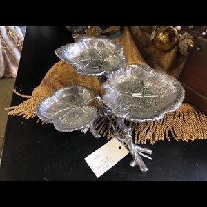 Grape Three Leaf Server